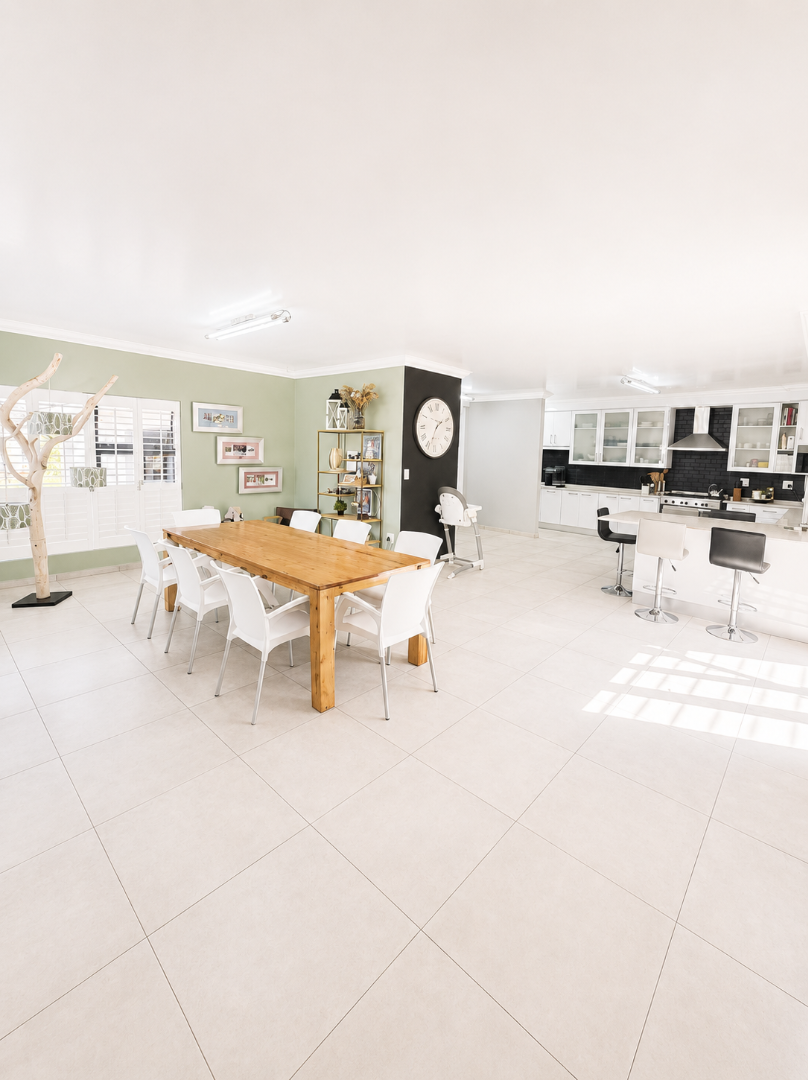 5 Bedroom Property for Sale in Flamwood North West